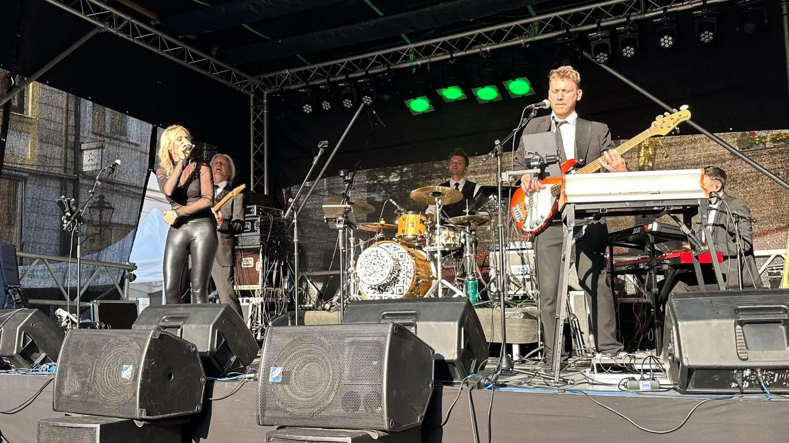 Bieranstich, Livemusik und ordentlich Trubel: Das sind die Impressionen unserer Reporter vom Ansbacher Altstadtfest 2023. (Foto: Gudrun Bayer)