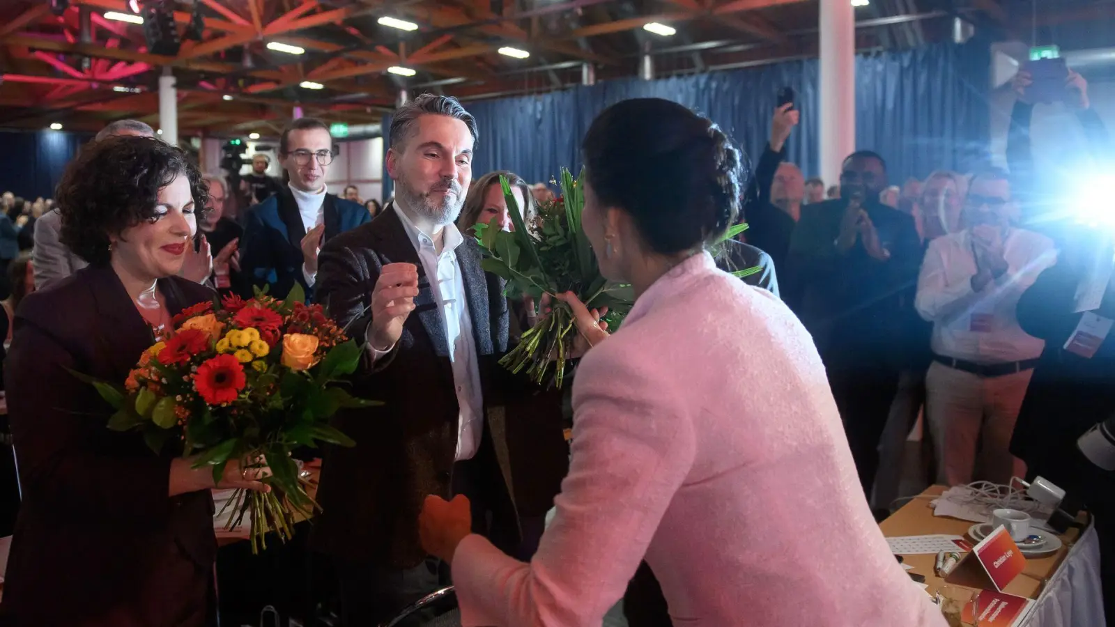 Führungswechsel beim BSW: Sahra Wagenknecht gibt den Vorsitz ab, Amira Mohamed Ali und Fabio De Masi sind gewählt. (Foto: Klaus-Dietmar Gabbert/dpa)