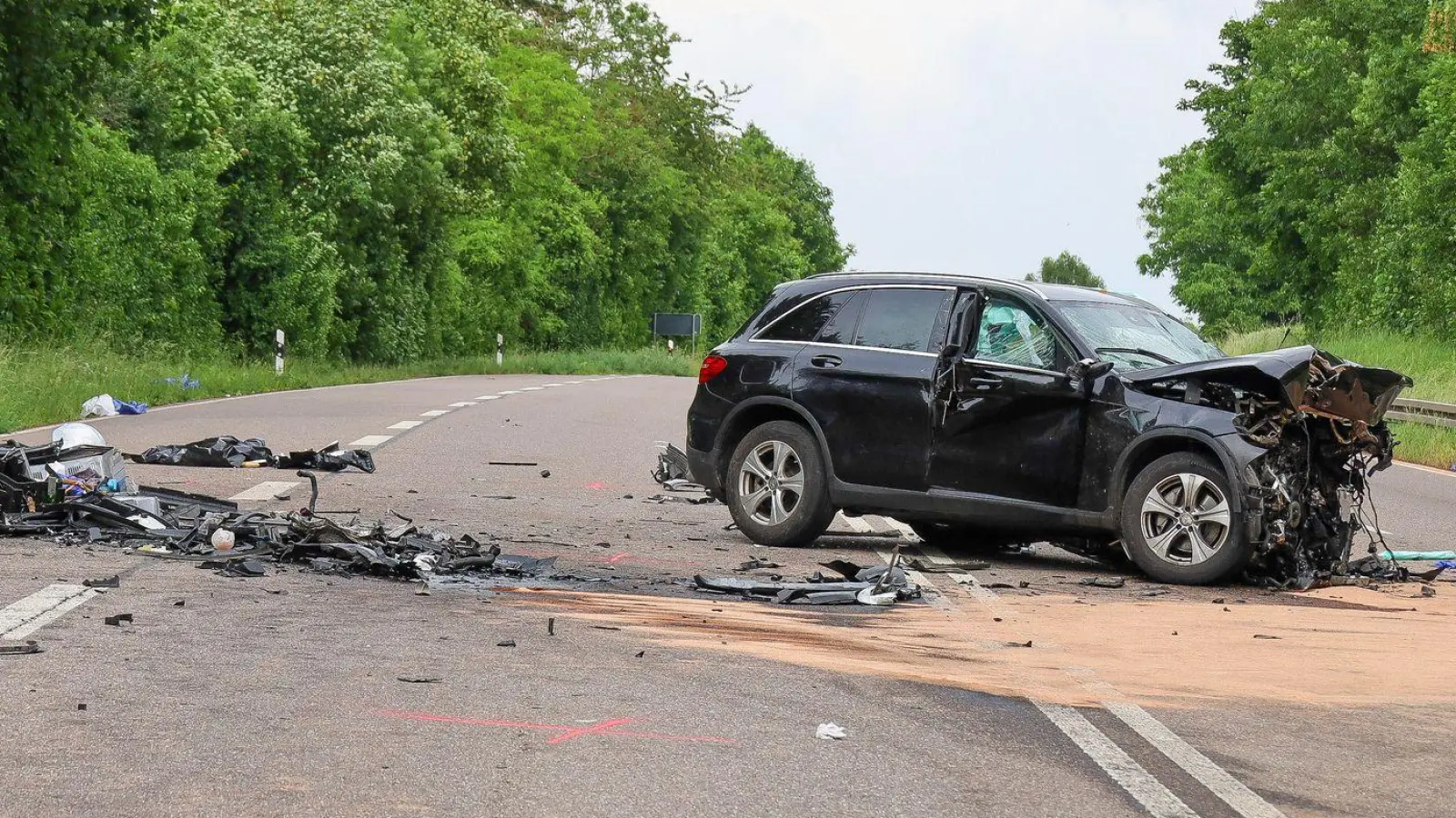 Zu einem tödlichen Unfall kam es auf einer Bundesstraße bei Bruchsal. (Foto: Thomas Riedel/dpa)