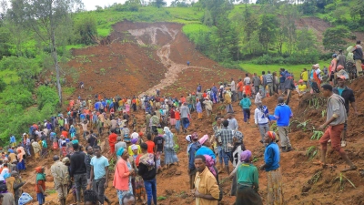 Die Rettung von Verschütteten nach den Schlamlawinen in Athiopien gestaltet sich schwierig. (Foto: Uncredited/Gofa Zone Government Communication Affairs Department/AP)