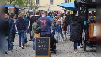 Süß, herzhaft oder kreativ: Die Food-Truck-Betreiber bieten auch in diesem Jahr wieder allerhand kulinarische Genüsse in der Reitbahn an. (Archivfoto: Florian Pöhlmann)