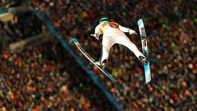 Domen Prevc ist derzeit in absoluter Topform. (Foto: Daniel Karmann/dpa)