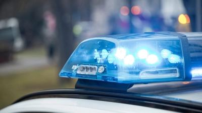 Die Polizei sperrte das Gelände um den Fundort ab. (Symbolbild) (Foto: Daniel Vogl/dpa)