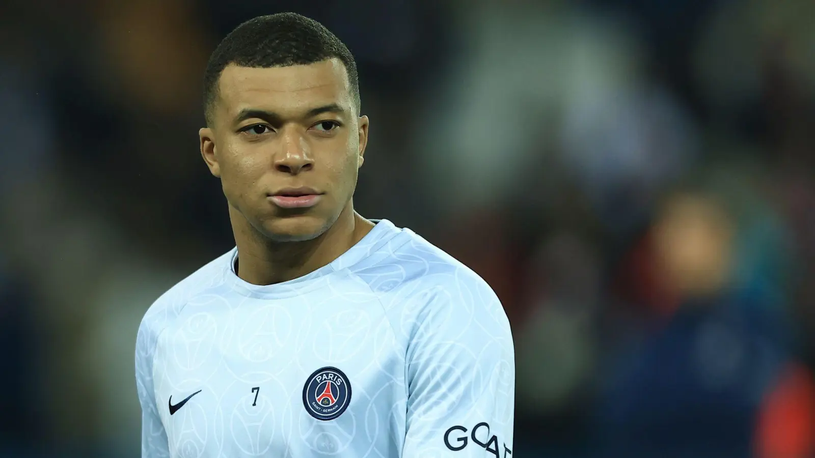 Der FC Chelsea und der FC Barcelona sind laut Medienberichten an einer Leihe von Mbappé interessiert. (Foto: Aurelien Morissard/AP/dpa)