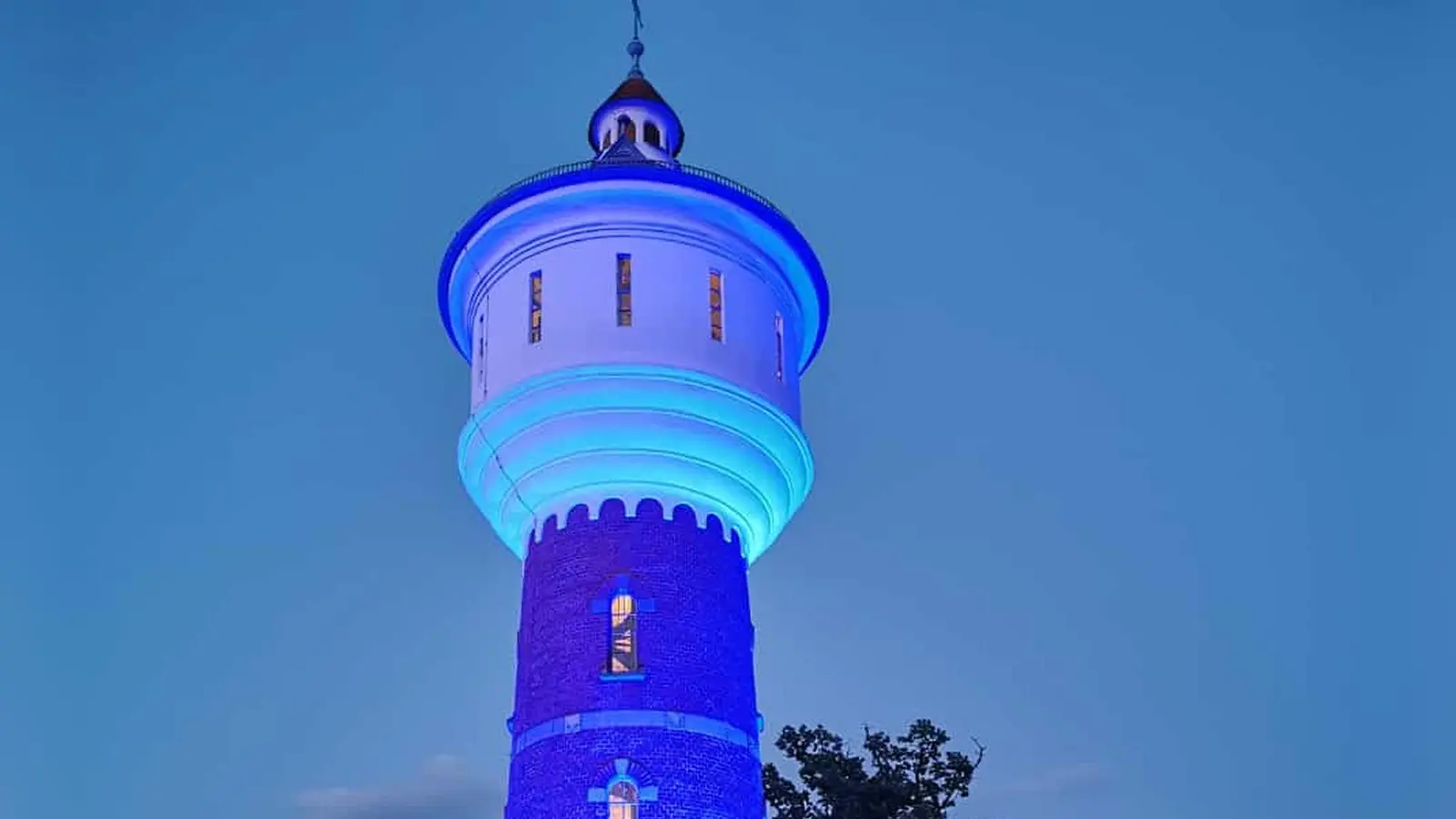 Ein Höhepunkt des Festes: die Atemschutz-Challenge der Feuerwehren. Wer gewinnt den Lauf mit Atemschutzgerät und Sauerstoffflasche bis ganz oben im Wasserturm? (Foto: Michael Trzybinski)