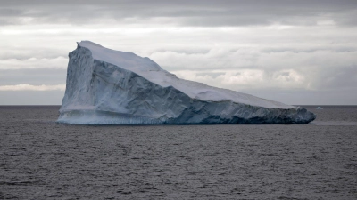 Der Klimawandel trifft die Antarktis besonders hart. (Archivbild) (Foto: Jorge Saenz/AP/dpa)