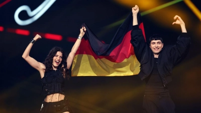 Das für Deutschland angetretene österreichische Geschwister-Duo Abor &amp; Tynna klettert mit seinem Track „Baller“ diese Woche bis auf Rang drei der Offiziellen Deutschen Single-Charts, ermittelt von GfK Entertainment. (Archivbild) (Foto: Jens Büttner/dpa)