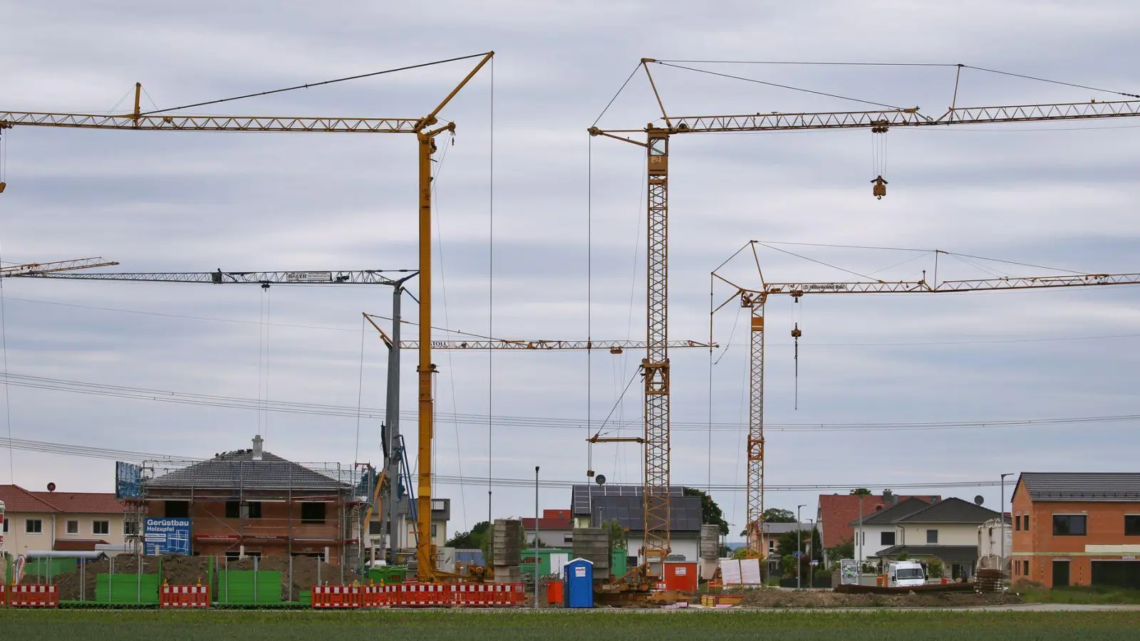 In Bayern sind wieder mehr neue Wohnungen genehmigt worden. (Foto: Karl-Josef Hildenbrand/dpa)
