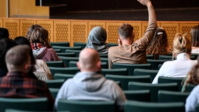  Immer weniger Studierende entscheiden sich für ein Studium der Geisteswissenschaften. (Symbolfoto) (Foto: Britta Pedersen/dpa-Zentralbild/dpa)