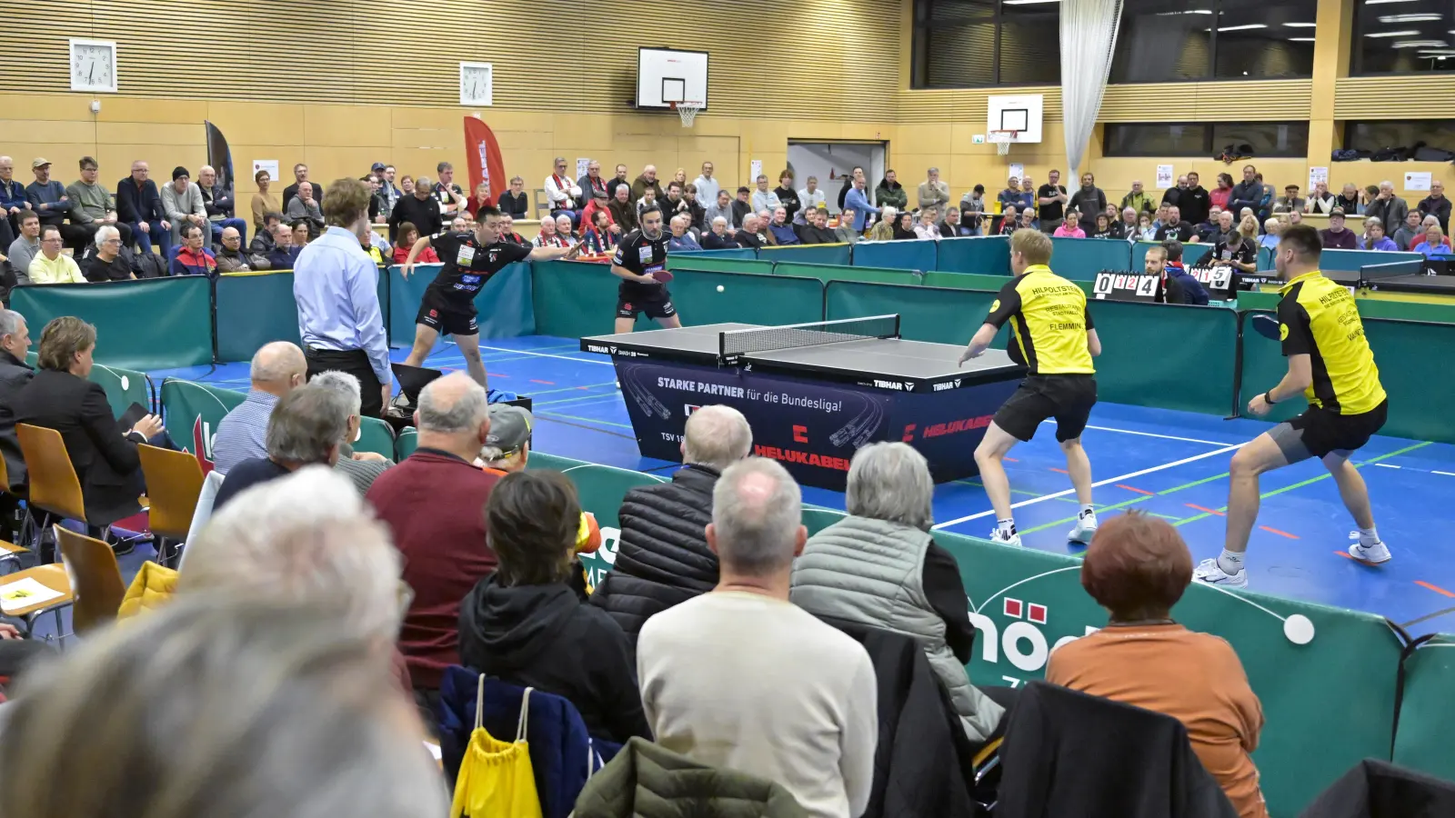 Vor der Windsbacher Rekordkulisse von 328 Zuschauern schlug der heimische TSV den TV Hilpoltstein mit 6:2. (Foto: Martin Rügner)