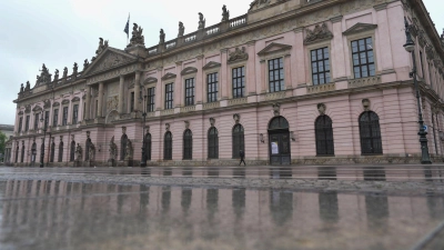 Das historische Zeughaus ist seit Langem geschlossen. (Foto: Sven Kaeuler/dpa)