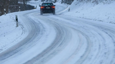 Im Süden kann es teils zu Sichtweiten unter 150 Meter kommen.  (Foto: Jan Woitas/dpa)