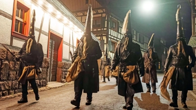 Reichental in Gernsbach: Belzemärtel halten alte Tradition lebendig (Foto: Uli Deck/dpa)