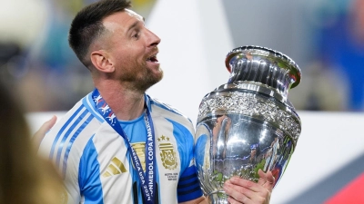 Lionel Messi gewinnt seinen dritten großen Titel mit Argentinien seit 2021 (Foto: Rebecca Blackwell/AP/dpa)