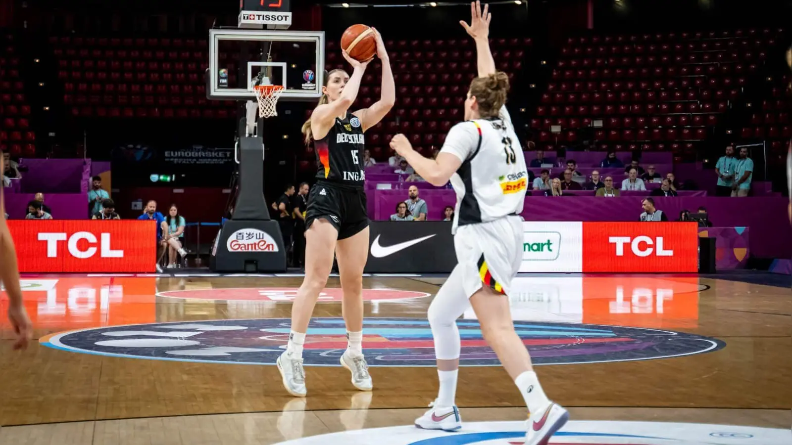 13 Punkte von Luisa Geiselsöder (links) genügten nicht für eine Überraschung gegen Belgien (Kyara Linskens). (Foto: Tilo Wiedensohler/camera4)