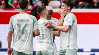Werder jubelt am letzten Spieltag. (Foto: Harry Langer/dpa)