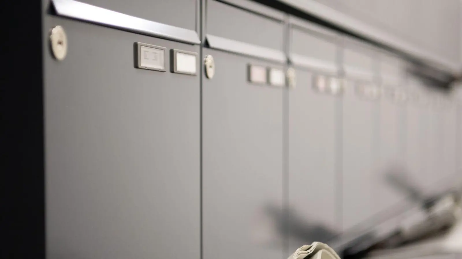 Bestimmte betrügerische Briefe erhielten Menschen in den vergangenen Tagen vermehrt. So teilt es die Polizei mit. (Symbolbild: Soeren Stache/dpa)