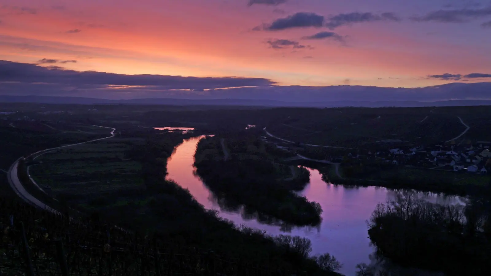 In Teilen Bayerns werden weniger Wolken und mehr Sonnenschein erwartet. (Foto: Karl-Josef Hildenbrand/dpa)