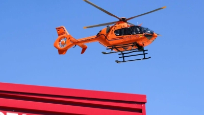 Drei Rettungshubschrauber waren im Anflug. (Symbolbild) (Foto: Julian Stratenschulte/dpa)