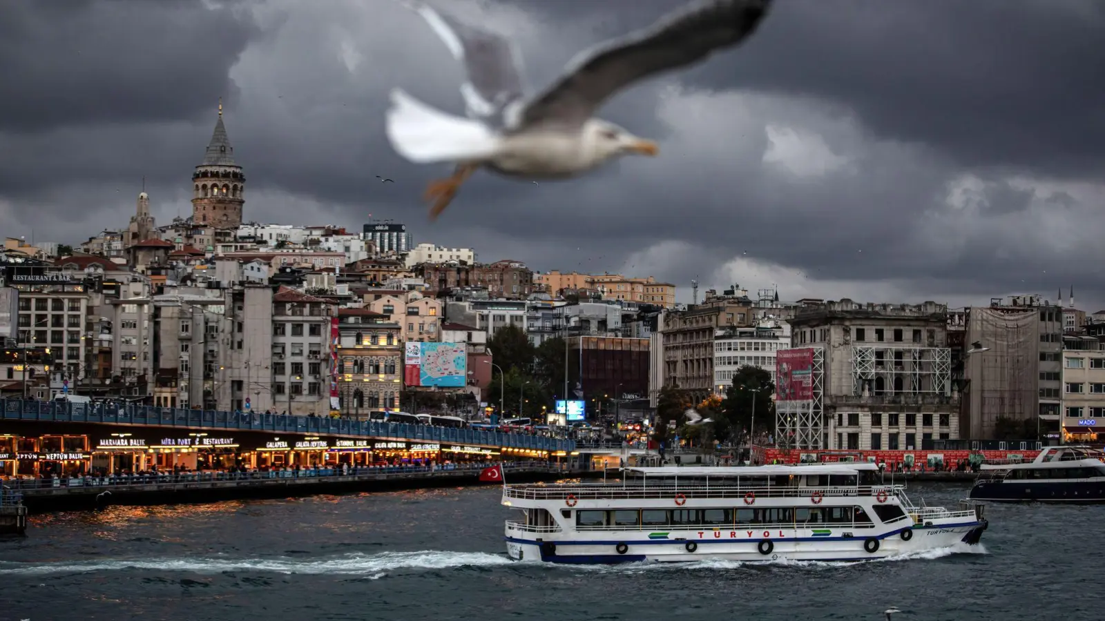 Ein Hotel in Istanbul wurde evakuiert. (Foto: Onur Dogman/SOPA Images via ZUMA Press Wire/dpa)