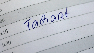 Wer in Deutschland einen Facharzttermin braucht, muss häufig viel Geduld haben. (Symbolfoto) (Foto: Jens Wolf/dpa-Zentralbild/dpa)