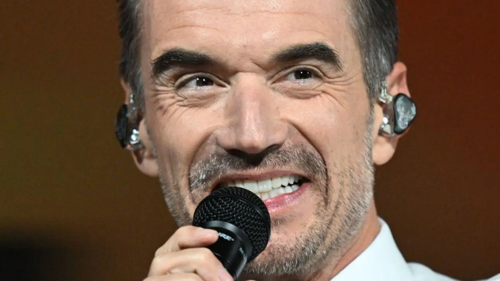 Florian Silbereisen will bei seiner Silvestershow wieder etliche Sänger aus dem In- und Ausland begrüßen. (Archivbild) (Foto: Hendrik Schmidt/dpa)