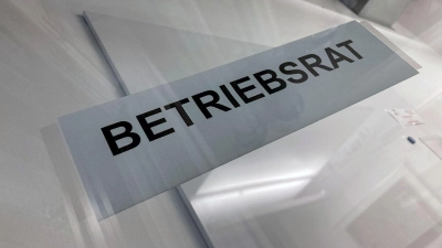 Gekündigte Arbeitnehmer dürfen trotz Kündigung bei einer Betriebsratswahl kandidieren (Foto: Nicole Becker/dpa)
