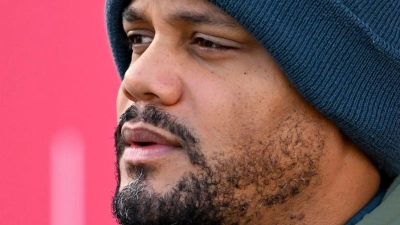 Strebt einen Sieg in Eindhoven an: Trainer Vincent Kompany. (Foto: Sven Hoppe/dpa)