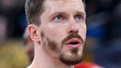Andreas Obst und die Bayern-Basketballer haben das erste Spiel in den Bundesliga-Playoffs gewonnen. (Archivbild) (Foto: Sven Hoppe/dpa)