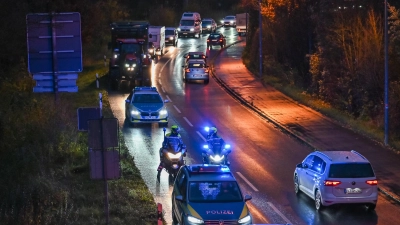 Die Polizei begleitete den Konvoi mit sechs Fahrzeugen.  (Foto: Mirko Fryska)