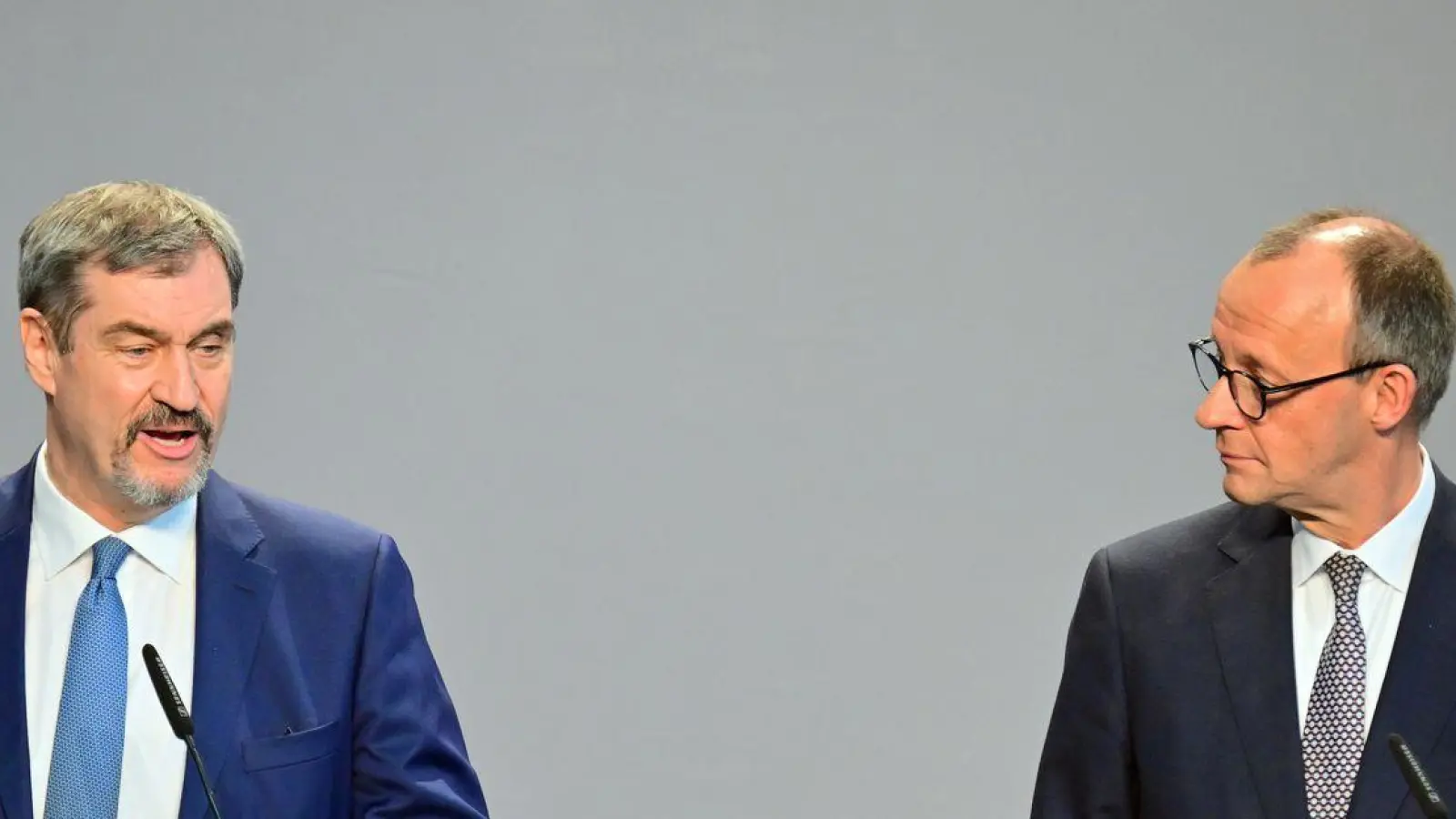 Für CSU-Chef Söder wird CDU-Chef Merz nicht nur eine Legislatur lang Kanzler in Deutschland bleiben. (Archivbild) (Foto: Sebastian Christoph Gollnow/dpa)