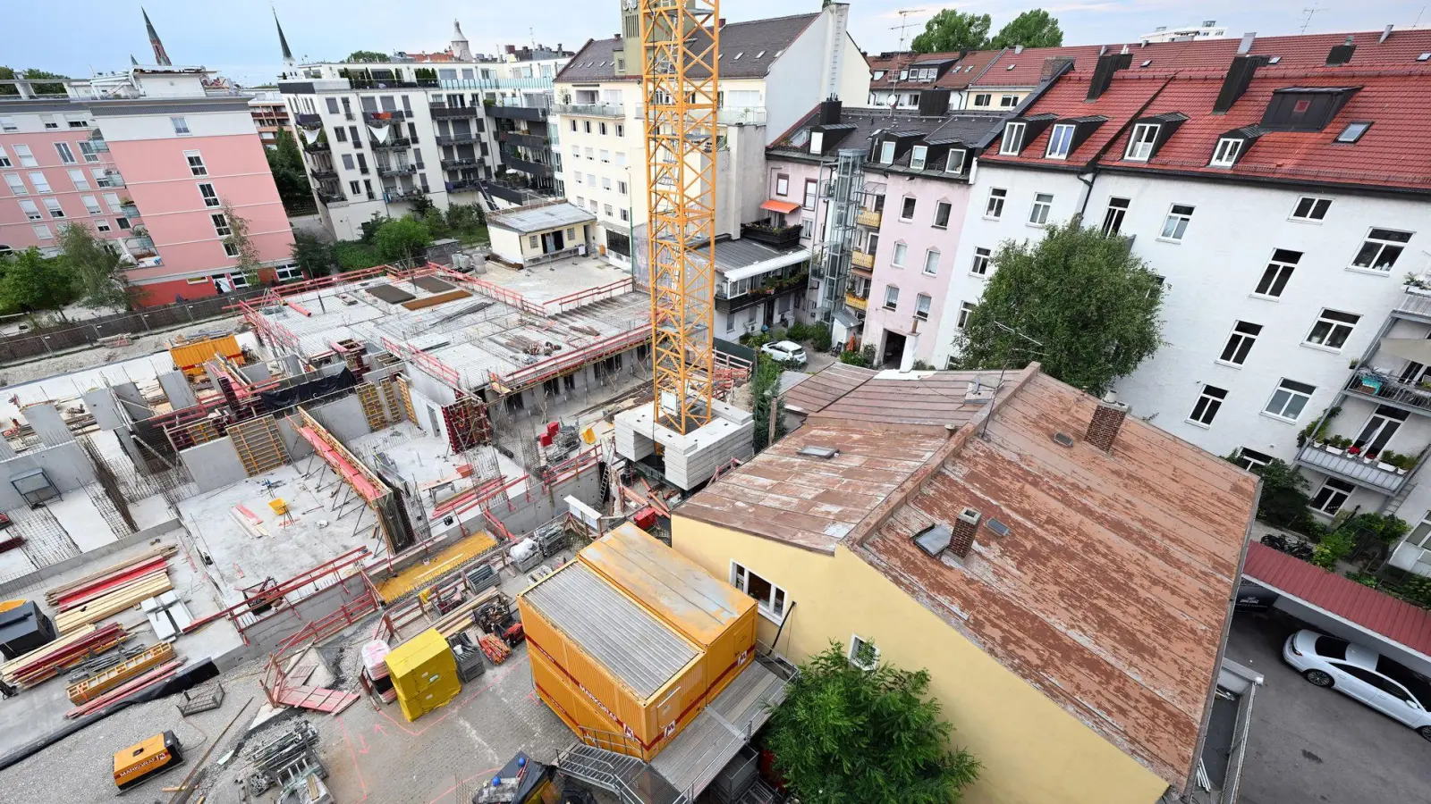 Weil wenig gebaut wird, erwartet der IVD keine Entspannung auf dem Mietmarkt. (Archivbild) (Foto: Soeren Stache/dpa)