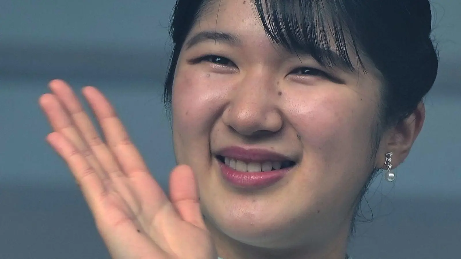 Prinzessin Aiko ist der Thron verwehrt. (Archivbild)  (Foto: Eugene Hoshiko/AP/dpa)