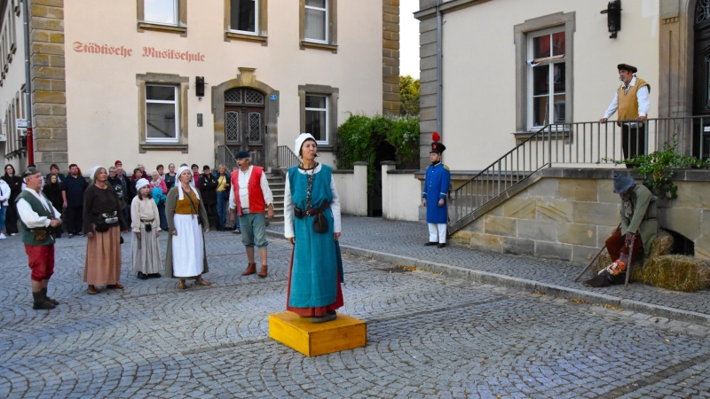 Die Herrieder Bauern machten ihrem Unmut wegen der hohen Abgaben an die geistlichen und weltlichen Oberen kund. Beeindruckend war beim Spiel der Vortrag der „Zwölf Memminger Artikel“.<br> (Foto: Werner Wenk)