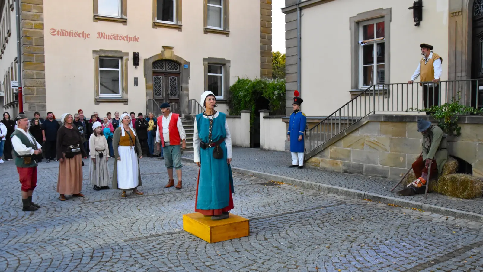 Die Herrieder Bauern machten ihrem Unmut wegen der hohen Abgaben an die geistlichen und weltlichen Oberen kund. Beeindruckend war beim Spiel der Vortrag der „Zwölf Memminger Artikel“.<br> (Foto: Werner Wenk)