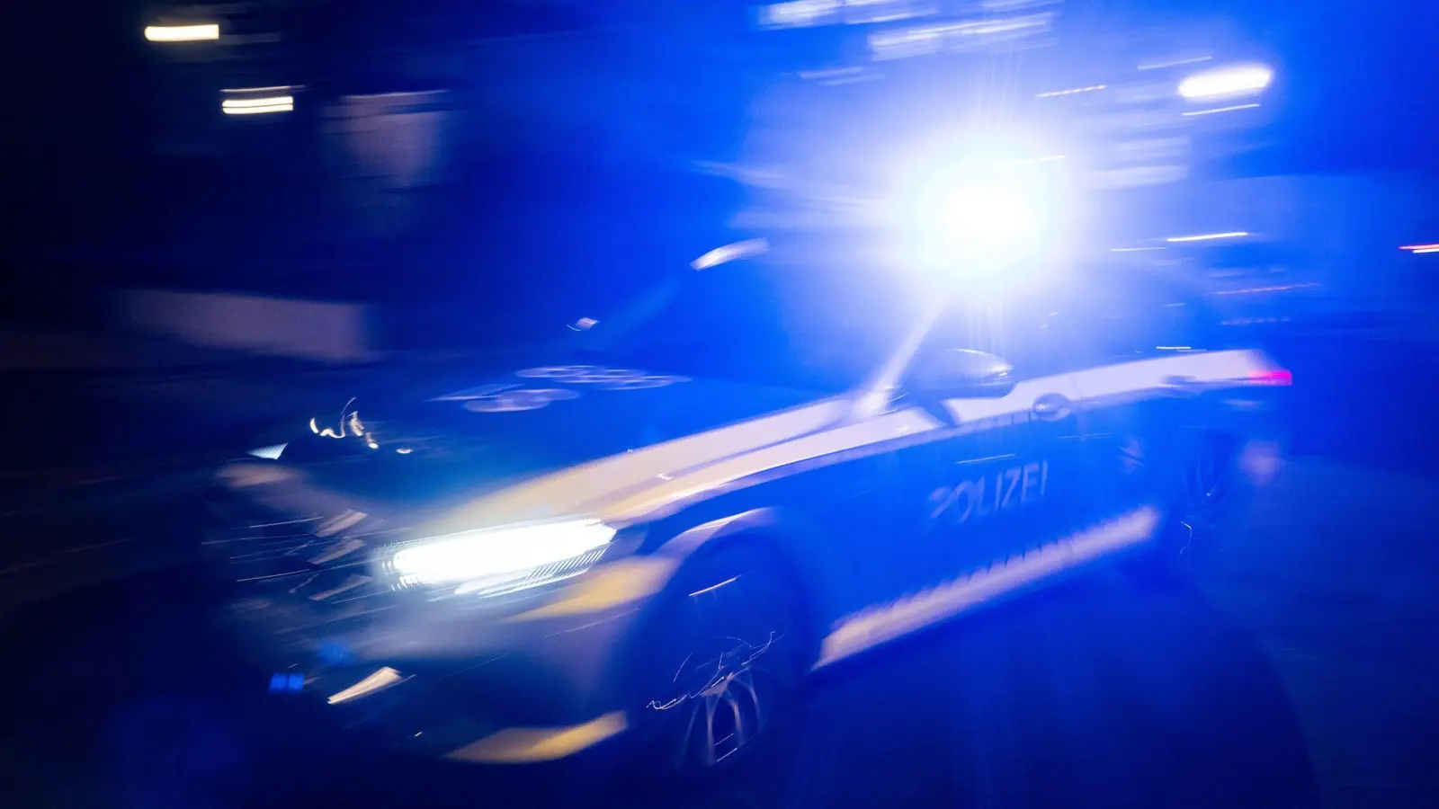 Die Polizei konnte den 25-Jährigen, der auf den 19-Jährigen eingestochen hatte, im Stadtgebiet vorläufig festnehmen. (Symbolbild) (Foto: Marijan Murat/dpa)