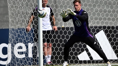 Marc-André ter Stegen ist nach seiner langwierigen Knieverletzung gleich wieder die Nummer eins im Nationalteam. (Foto: Federico Gambarini/dpa)