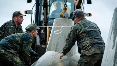 Die Bundeswehr hilft bei der Befestigung von Polens Ostgrenze. (Archivfoto) (Foto: ---/Polnische Streitkräfte/dpa)