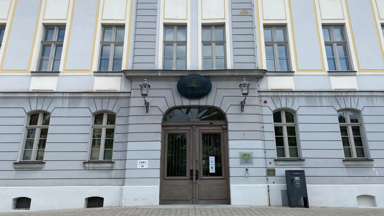 Am Amtsgericht Ansbach gab es drei Haftbefehle wegen des Verdachts des versuchten Totschlags.  (Foto: Manfred Blendinger)