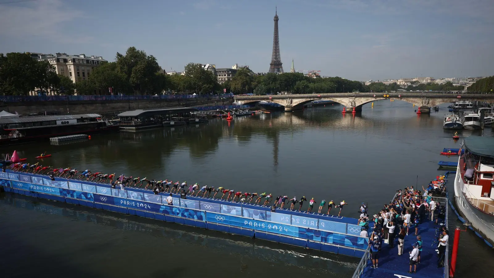 Macht bei Olympia Probleme: Die Wasserqualität der Seine. (Foto: Jan Woitas/dpa)