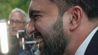 Mamdani mobilisiert vor allem von junge Menschen, Wähler mit Migrationsgeschichte und Gewerkschaften. (Archivbild) (Foto: Angelina Katsanis/AP/dpa)