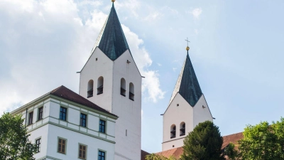 Der Domberg in Freising mit der Domkirche St. Maria und St. Korbinian prägt das Stadtbild. (Foto: Lino Mirgeler/dpa)