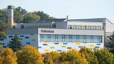 Der Eintritt fürs Scheinfelder Hallenbad wird in der neuen Saison teurer. Die Kosten für die teure Sanierung werden damit aber bei weitem nicht aufgefangen. (Foto: Mirko Fryska)