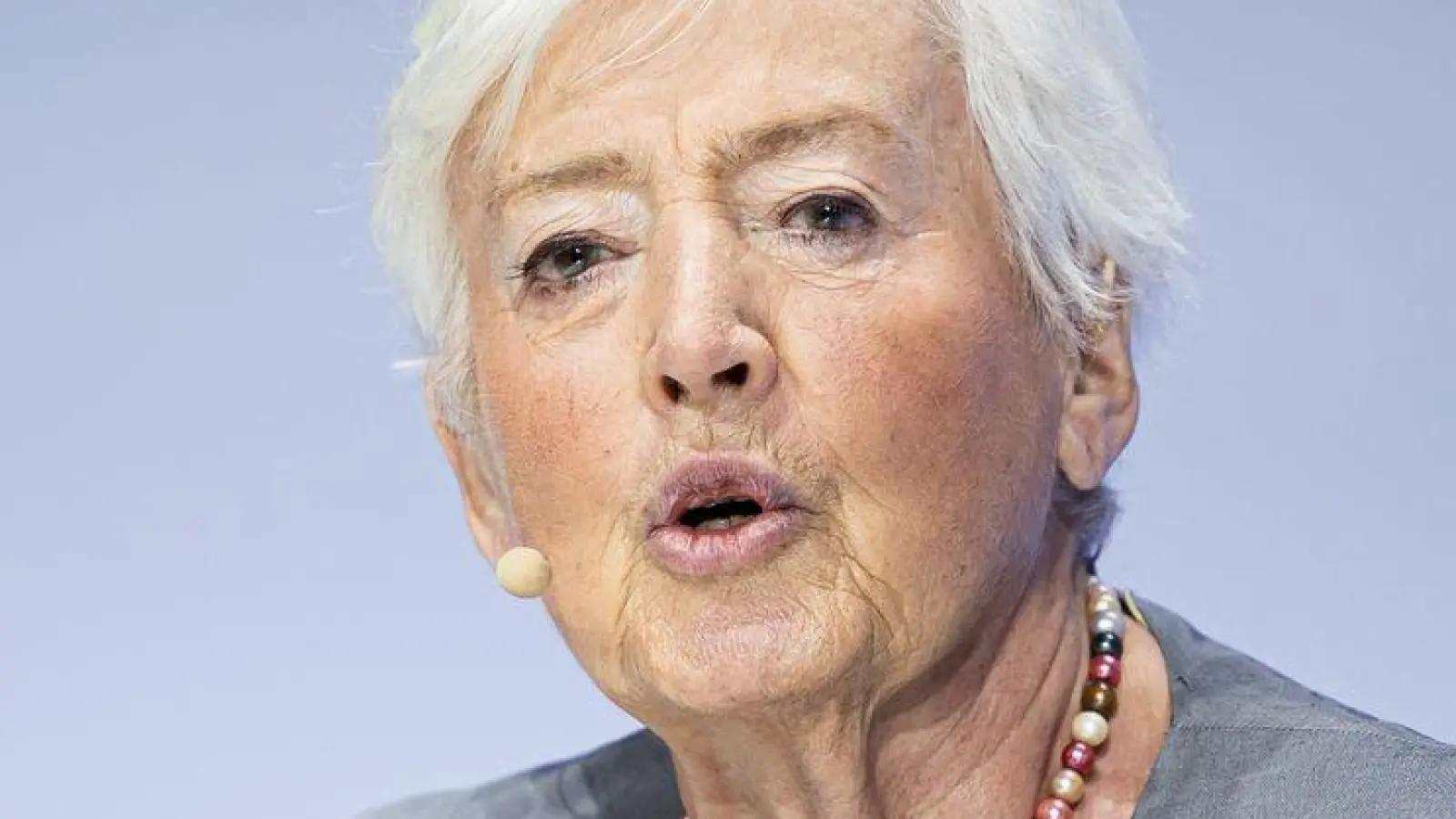 Die ehemalige SPD-Spitzenpolitikerin Renate Schmidt sieht Fehler bei der Kommunikation der Parteien mit den Bürgern. (Archivbild) (Foto: Michael Matthey/dpa)