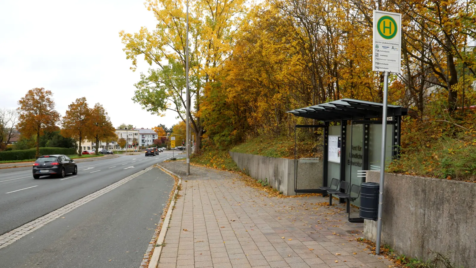 Eine Frischkellenkur erlebte die Haltestelle Amt für Ländliche Entwicklung. (Foto: Oliver Herbst)