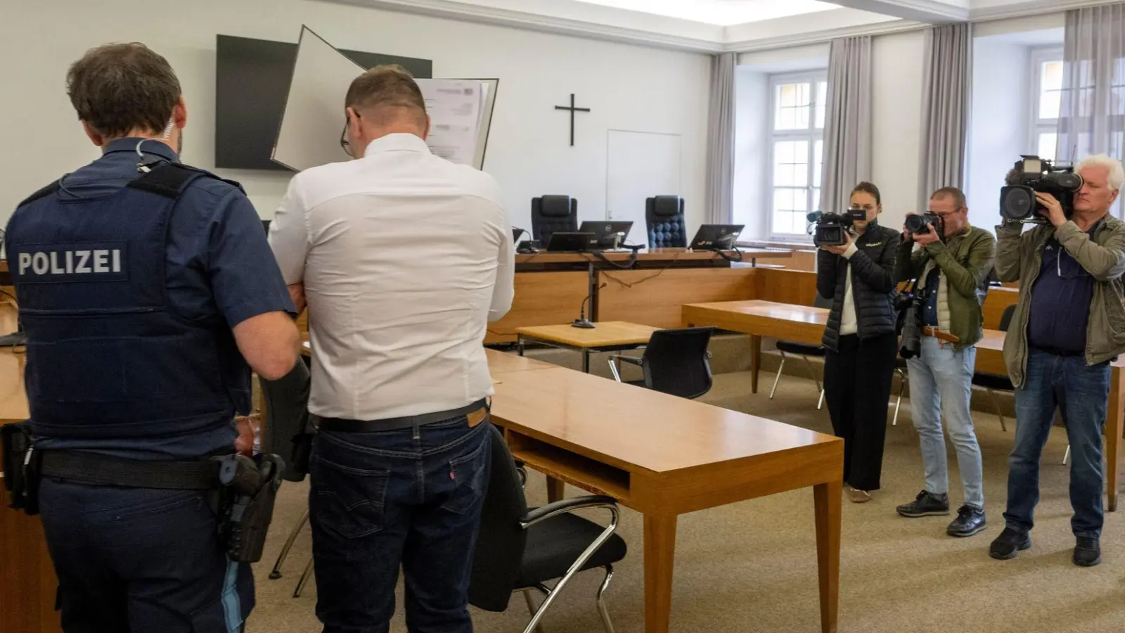 Über zehn Jahre hinweg soll das Ehepaar eine Millionensumme aus den Parkautomaten entwendet haben.  (Foto: Stefan Puchner/dpa)