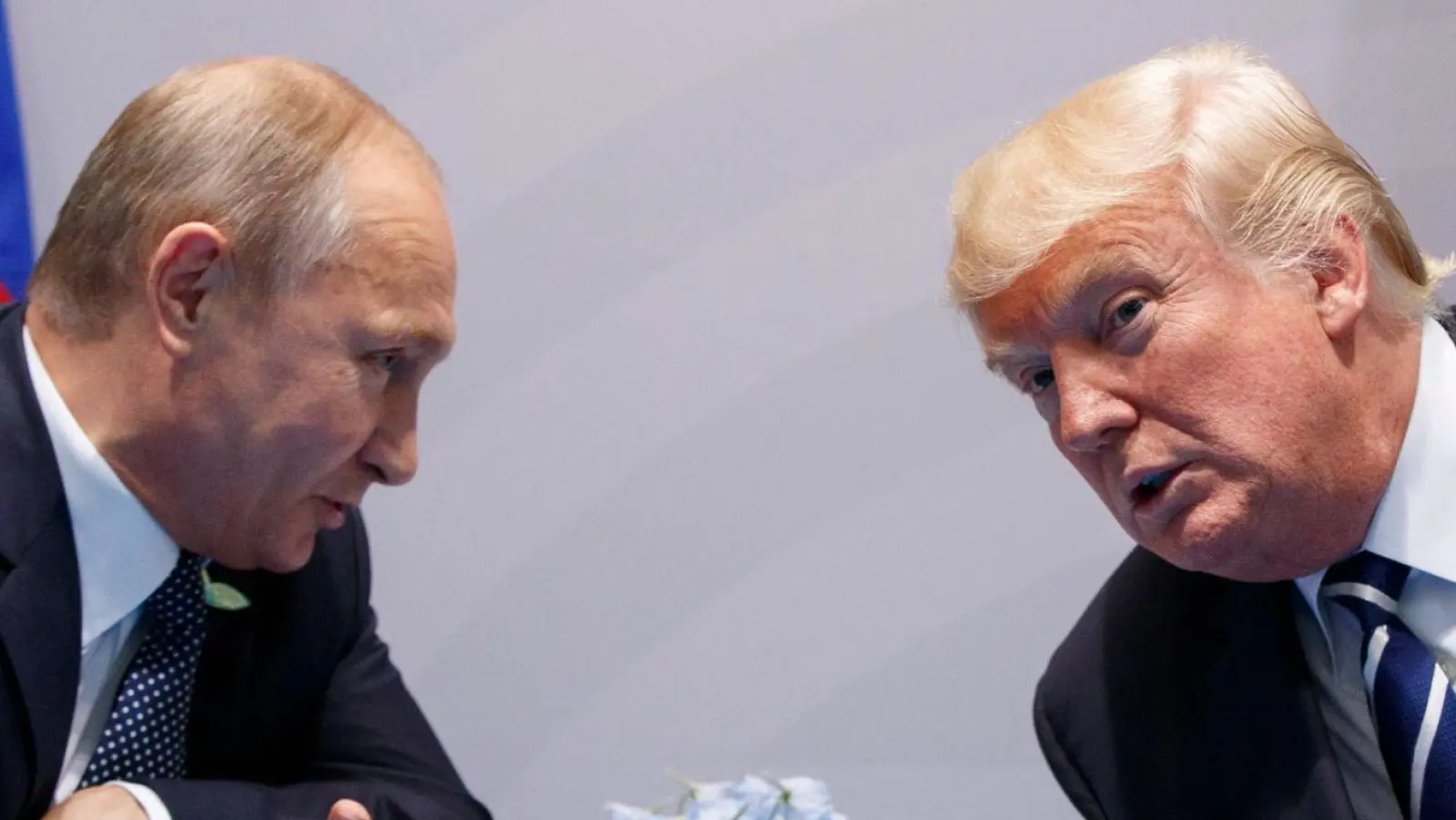 Donald Trump rühmt sich eines guten Drahts zu Wladimir Putin. (Archivbild) (Foto: Evan Vucci/AP/dpa)