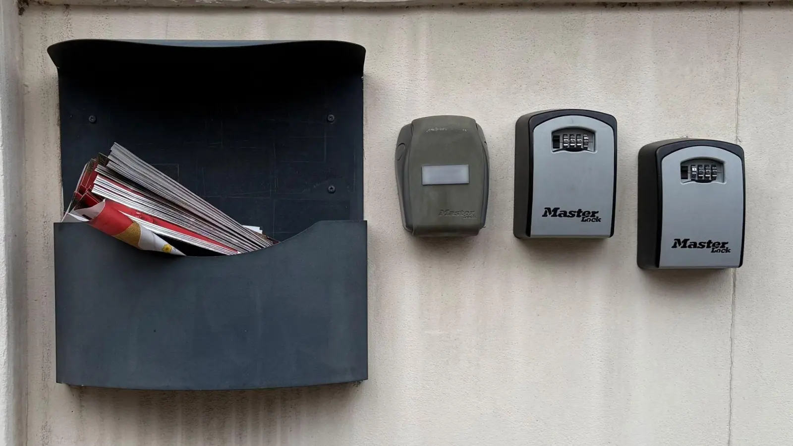Spanien hat die Löschung von mehr als 65.000 Airbnb-Anzeigen angeordnet. Sie würden gegen gesetzliche Vorschriften verstoßen.   (Foto: Christoph Sator/dpa)