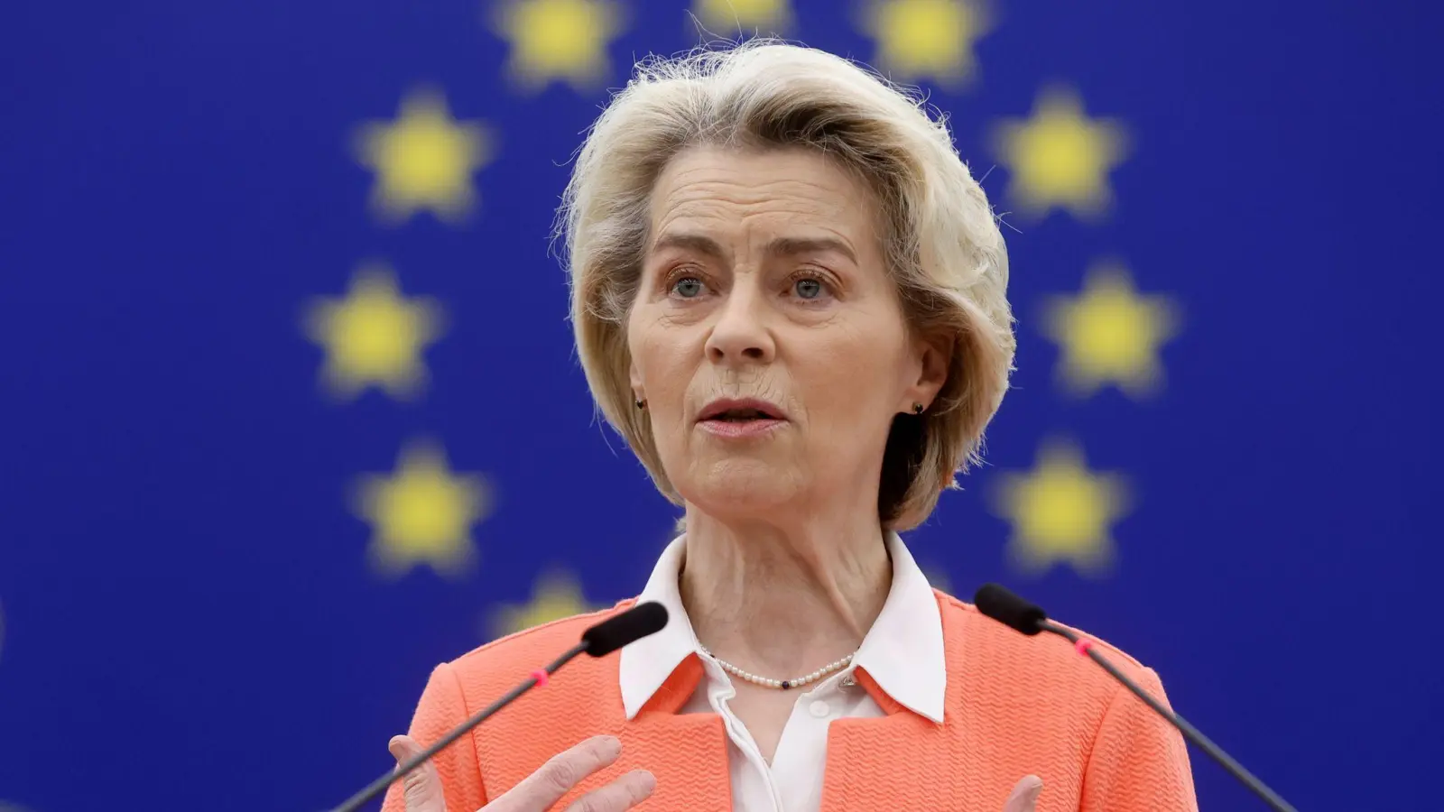 Vorerst keine Besuche in Ungarn: Ursula von der Leyen reagiert auf die Alleingänge von Viktor Orban. (Archivfoto) (Foto: Jean-Francois Badias/AP/dpa)