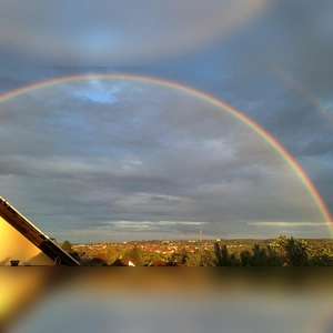 Regenbogen- gesehen über der Stadt Ansbach (Foto: Harmens Karg)